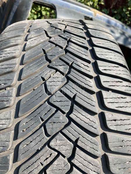 Fulda 245/40 R18 Zimska