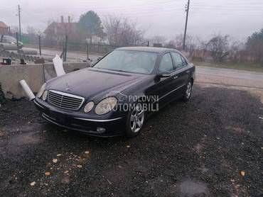 Mercedes Benz E Klasa -  kompletan auto u delovima