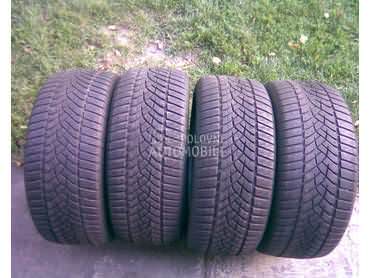 Goodyear 245/45 R17 Zimska