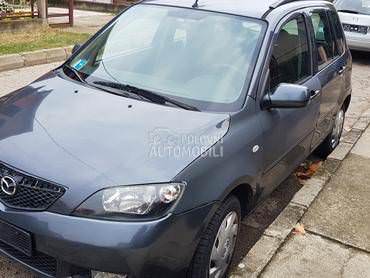 Mazda 2 -  kompletan auto u delovima