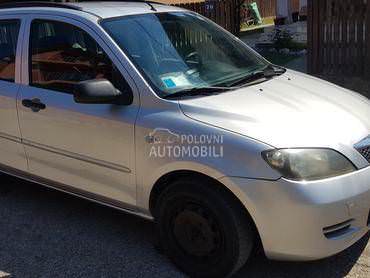 Mazda 2 -  kompletan auto u delovima