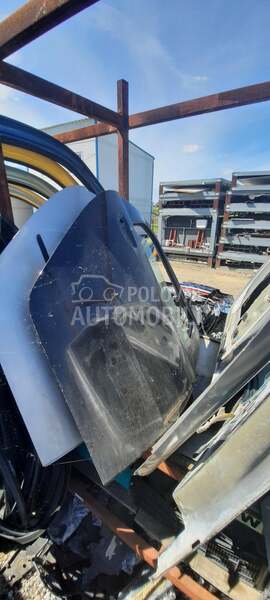 Zadnja desna vrata model sa 5v