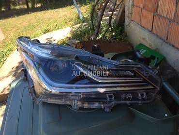 Desni far za Toyota Auris