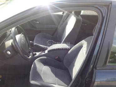 sedista za Renault Laguna