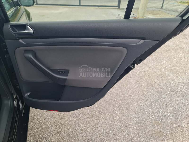 Volkswagen Golf 5 1.9TDI N E M A C K A