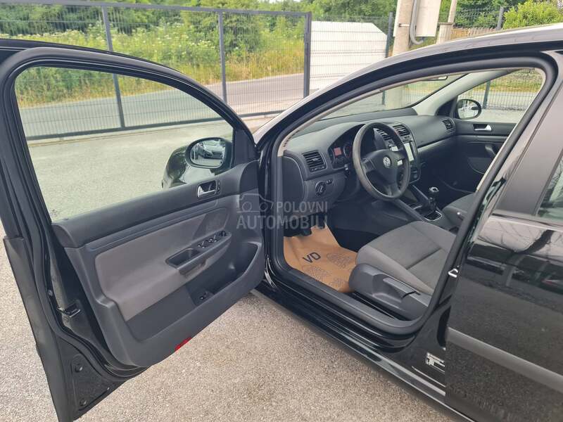 Volkswagen Golf 5 1.9TDI N E M A C K A