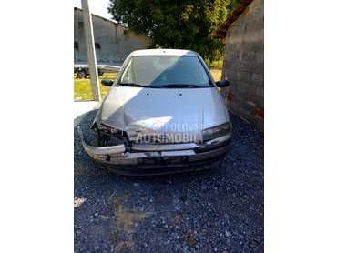 Fiat Punto 1.2 2002. god. -  kompletan auto u delovima