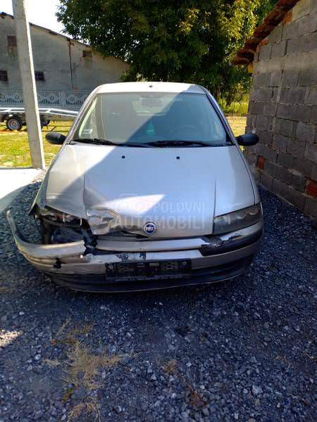 Fiat Punto 1.2 2002. god. -  kompletan auto u delovima