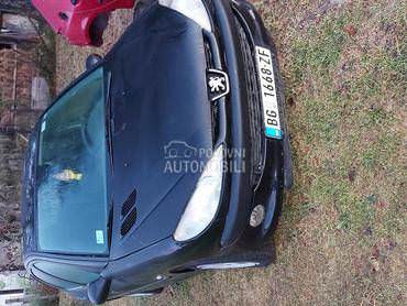 prednji branik crni za Peugeot 206