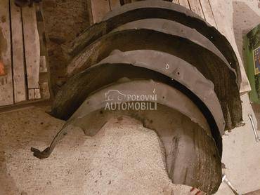 Zadnje Levo i Desno Podkrilo za Toyota Avensis od 2003. do 2009. god.