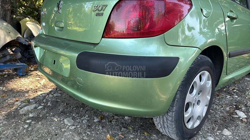 Peugeot 307 2.0hdi 2001. god. -  kompletan auto u delovima