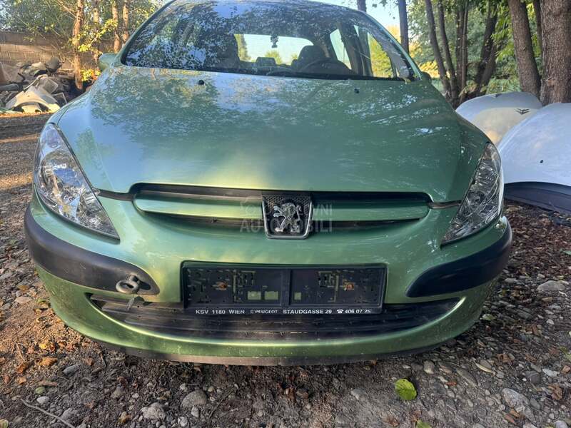Peugeot 307 2.0hdi 2001. god. -  kompletan auto u delovima