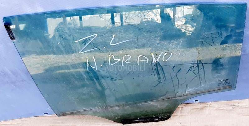 Staklo prednje levo vozacko