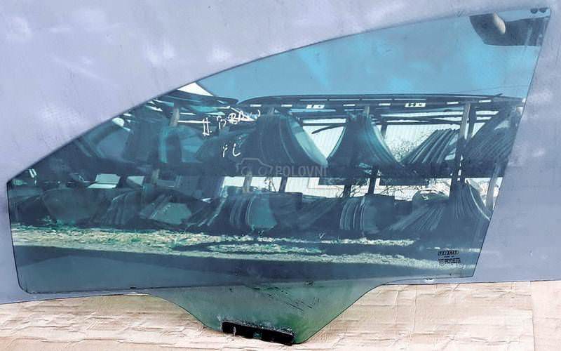 Staklo prednje desno