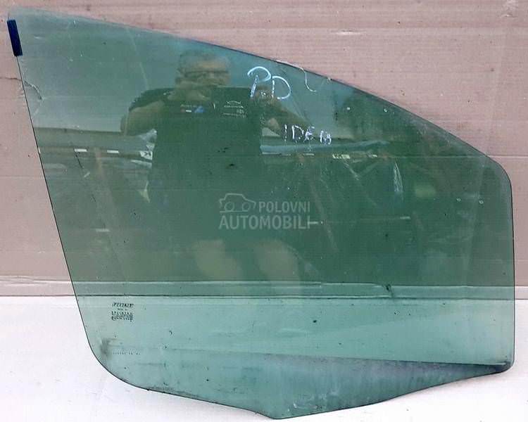 Staklo prednja vrata desna
