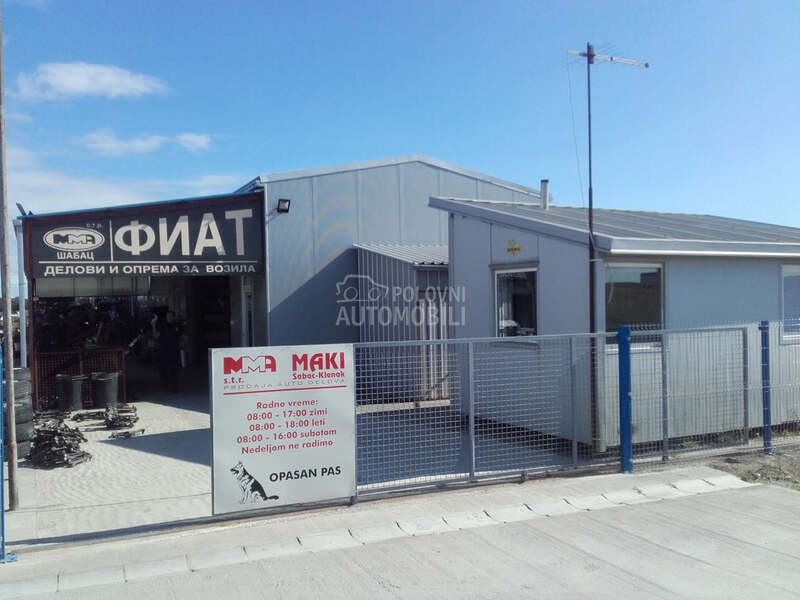 Staklo zadnje levo na stranici