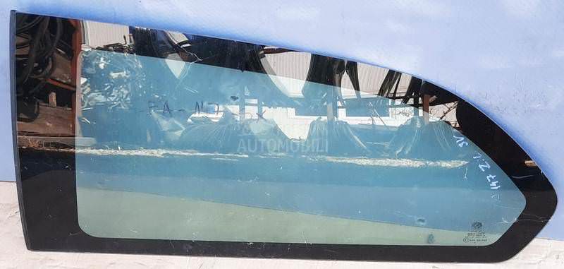 Staklo prednjih desnih vrata