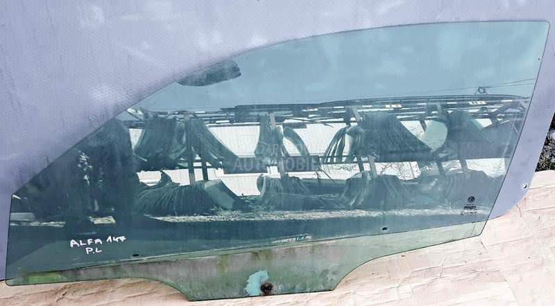 Staklo zadnjih desnih vrata 5v