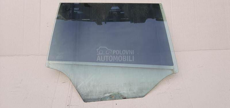 Staklo zadnja desna vrata
