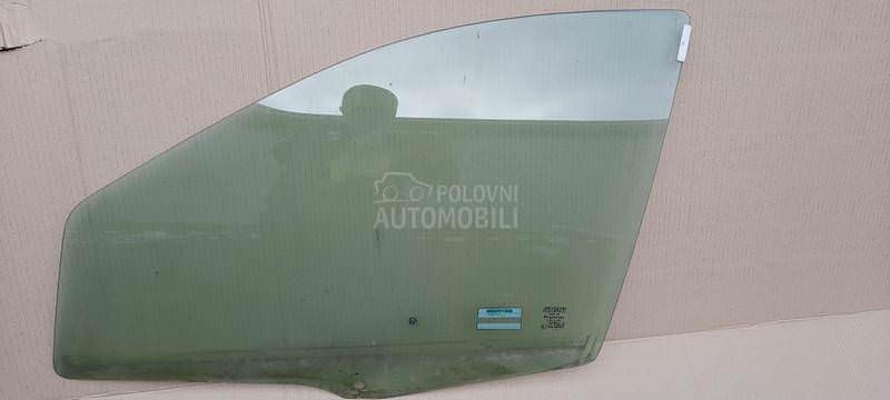 Staklo prednja leva vrata