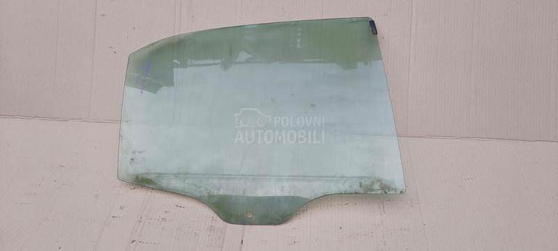 Staklo za zadnja desna vrata