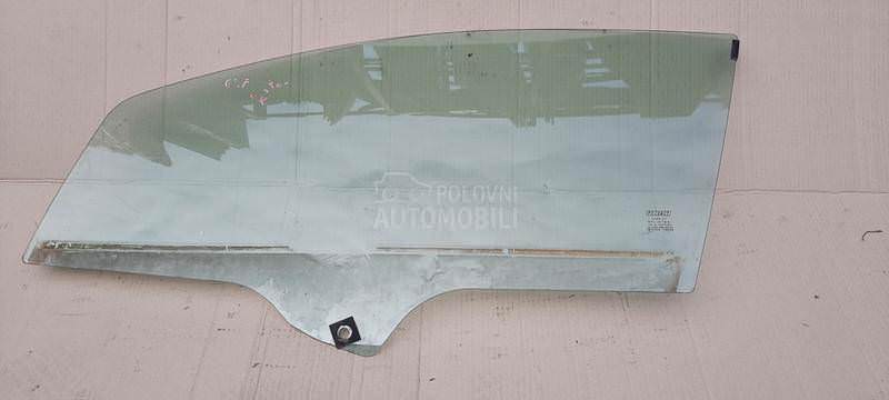 staklo  prednje desno 3vr