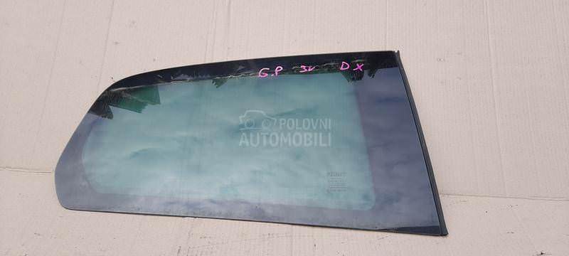 staklo  prednje desno 3vr