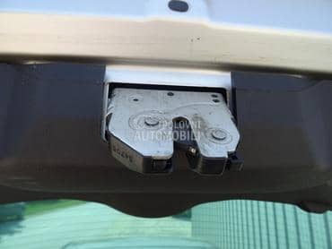 Bravica gepeka za Lancia Delta