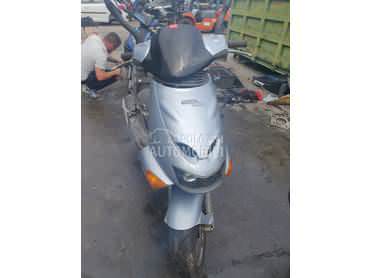 Aprilia sr
