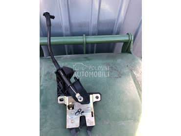 Brava gepeka za limuzinu za Audi A4 od 2001. do 2004. god.