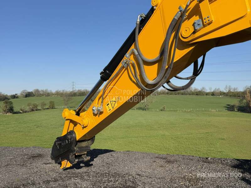 JCB 370X LC