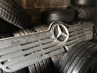 Mercedes Atego 917 Maska