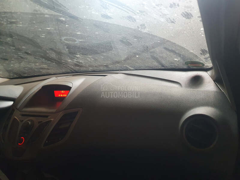 Ford Fiesta 2011. god. -  kompletan auto u delovima