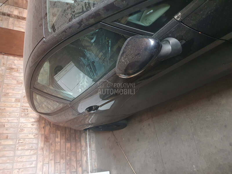 Ford Fiesta 2011. god. -  kompletan auto u delovima