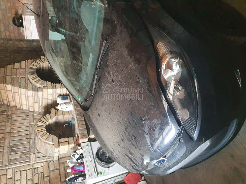 Ford Fiesta 2011. god. -  kompletan auto u delovima