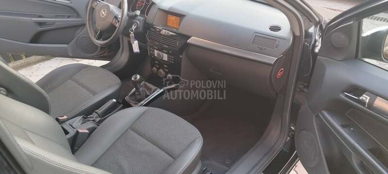 Opel Astra H 1.6 benc