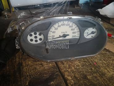 sat za Toyota Yaris od 1999. do 2005. god.