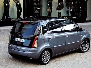 staklo za Lancia Musa od 2008. do 2012. god.