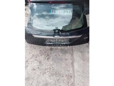 zadnja hauba za Ford Focus od 2001. do 2004. god.