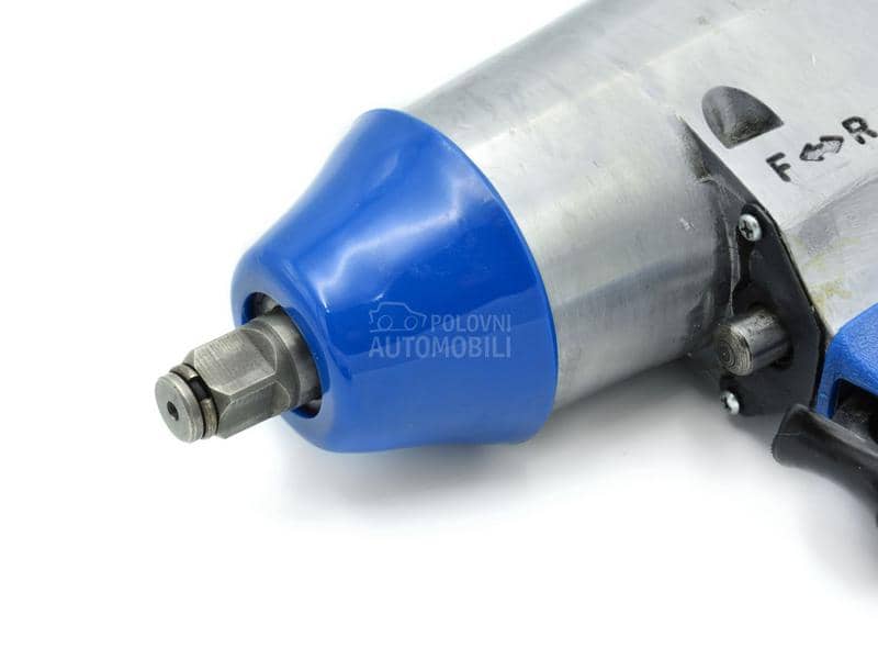 Pneumatski pištolj i racna 1/2 sa gedorama 14 kom