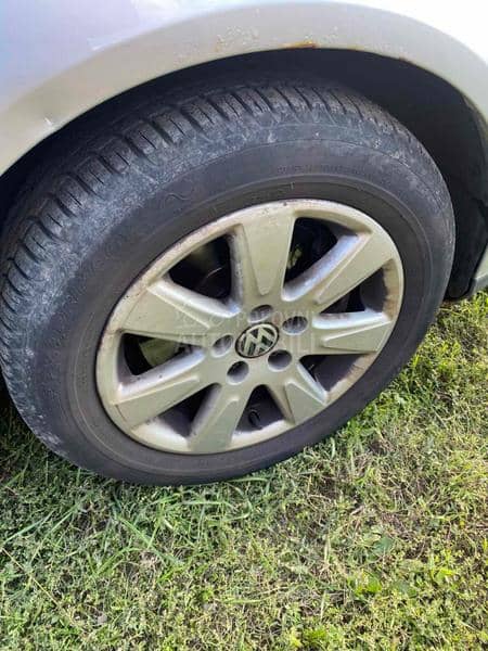 Passat B6 1.9 TDI naslon za r.
