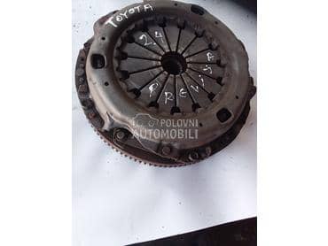 set kvacila  2,4 za Toyota Previa od 1991. do 1997. god.