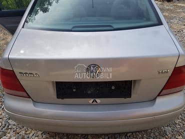 gepek vrata za Volkswagen Bora