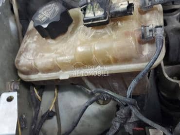 boca posuda za antifriz vodu za Peugeot 407