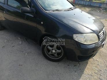 Fiat Punto 2005. god. -  kompletan auto u delovima