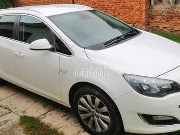 Opel Astra J 1.6 2015. god. -  kompletan auto u delovima