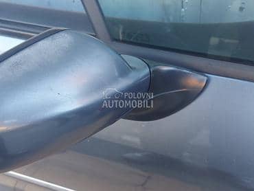 Retrovizor desni za Peugeot 407