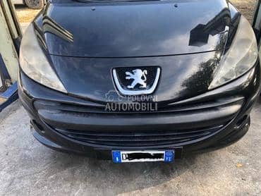 Prednji branik crni za Peugeot 207