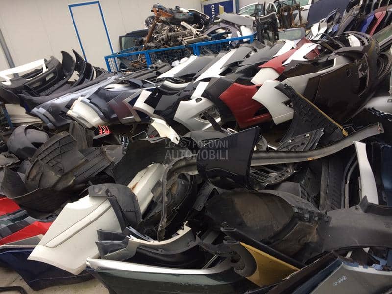 Zadnji branik karavan