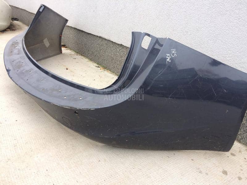 Zadnji branik karavan